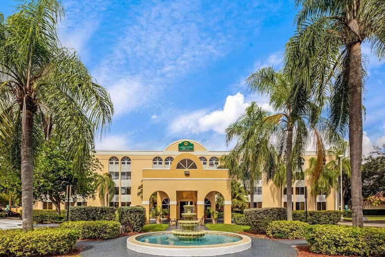 Hotel La Quinta Inn & Suites Miami Lakes