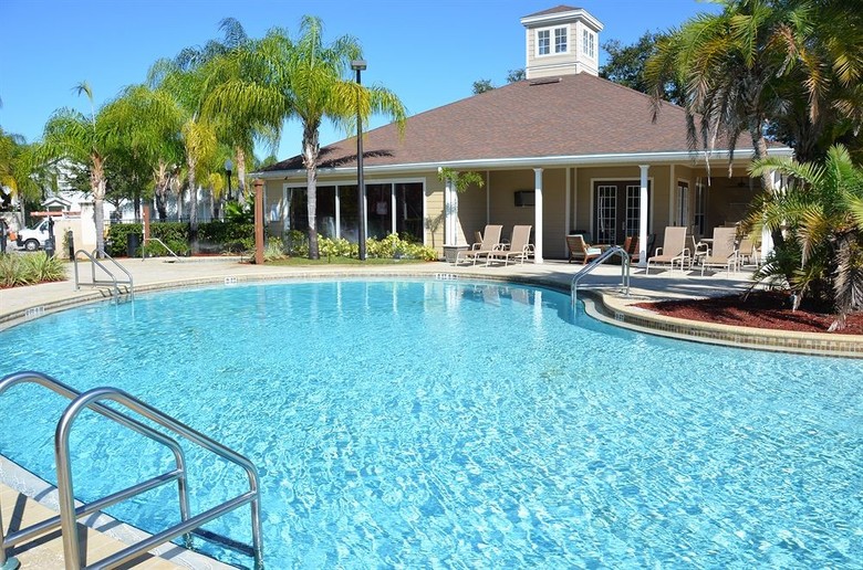 Hotel Lucaya Village Resort