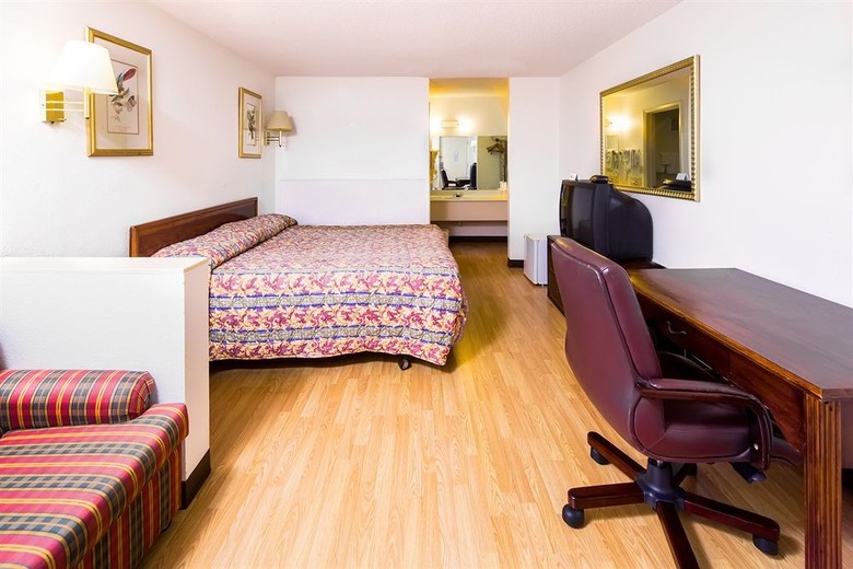 Magnuson Hotel