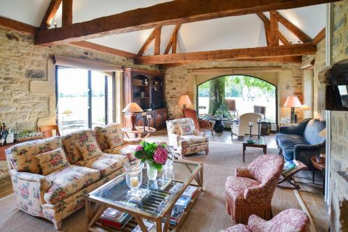 Sarlat-la-caneda Villa Sleeps 15 Pool