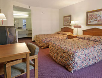 Hotel *super 8 Motel Atlanta Northeast*