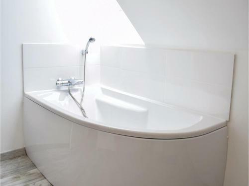 Three-bedroom Holiday Home In Saint-germain-sur-ay