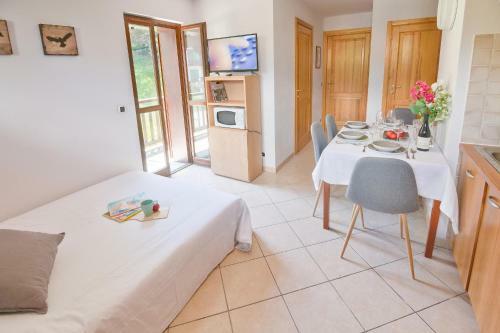 Saint-gervais-les-bains Apartment Sleeps 3 T422023
