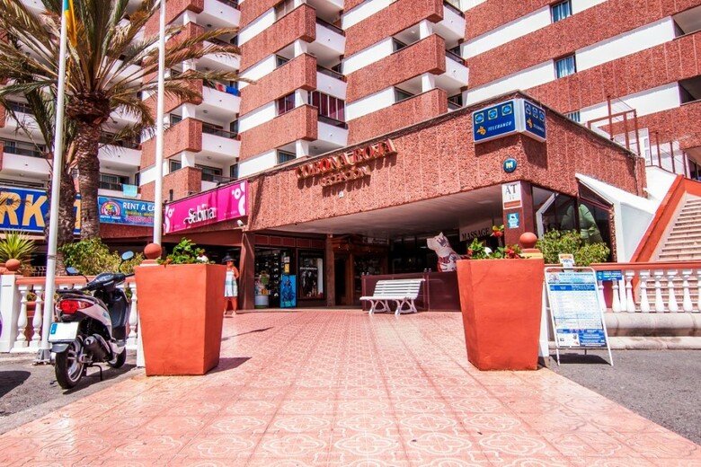 Aparthotel Corona Roja