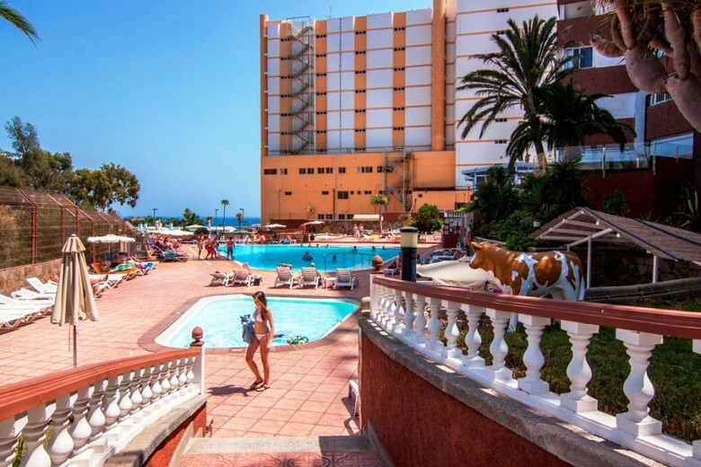 Aparthotel Corona Roja