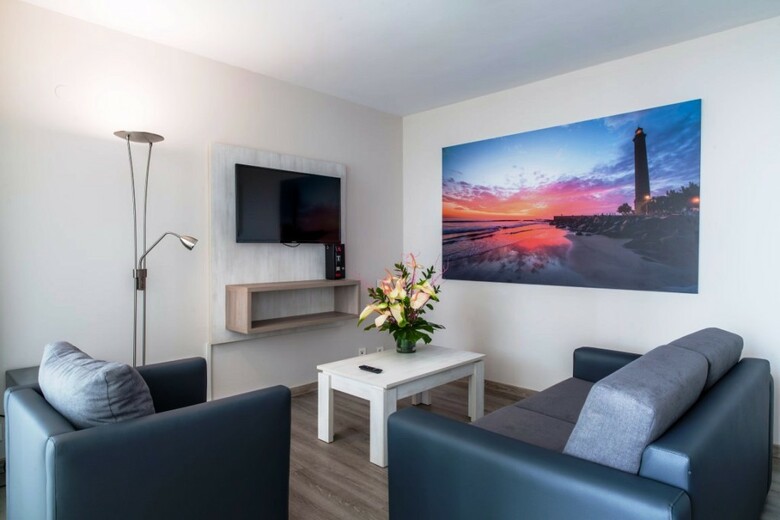 Aparthotel Corona Roja