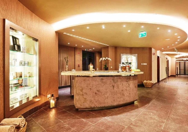 Hotel Cascade Wellness And Lifestyle Resort