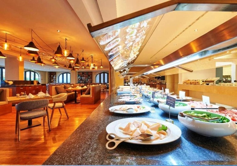 Hotel Cascade Wellness And Lifestyle Resort
