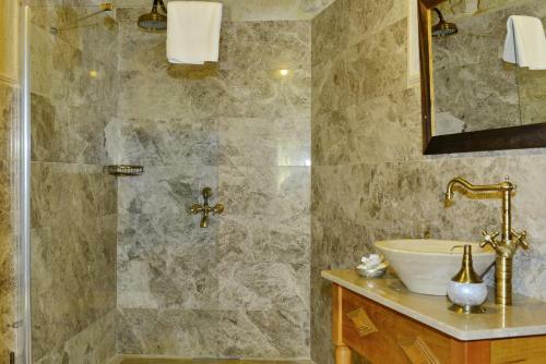 Hotel Seki Cave �avu?in