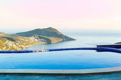 Villa Manolya