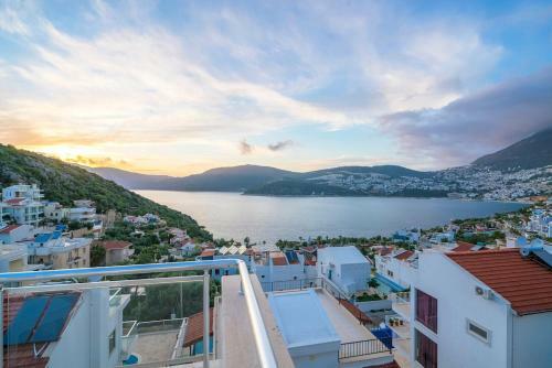 New Age Villa Maria