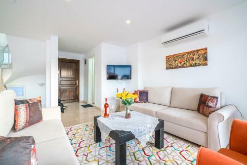 New Age Villa Maria
