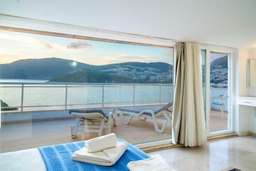 New Age Villa Maria
