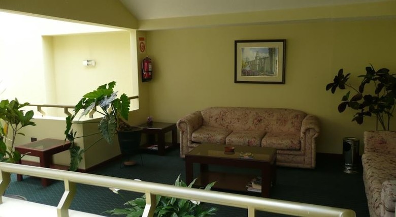 Hotel Ensue�o