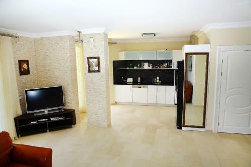 6 Bedroom Villa With Private Pool