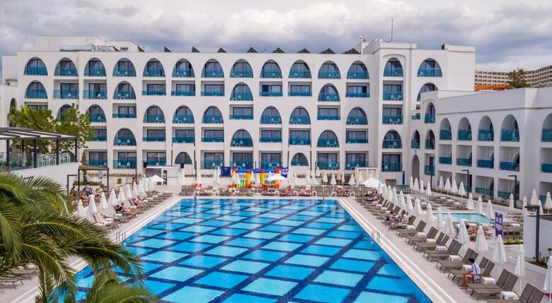 Hotel Infinity By Yelken Aquapark&resorts Ku?adasi