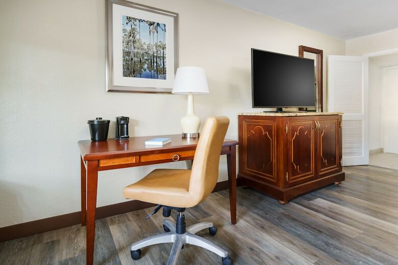 Coco Key Hotel And Water Resort