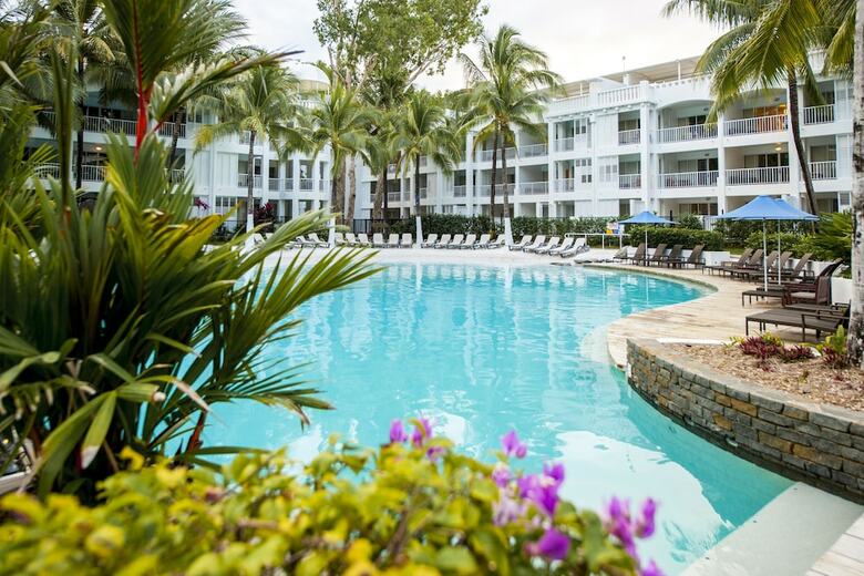 Hotel Peppers Beach Club And Spa Palm Cove