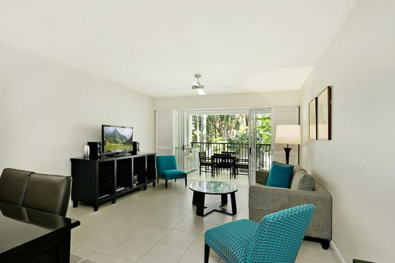 Hotel Peppers Beach Club And Spa Palm Cove