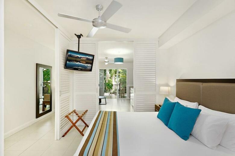 Hotel Peppers Beach Club And Spa Palm Cove