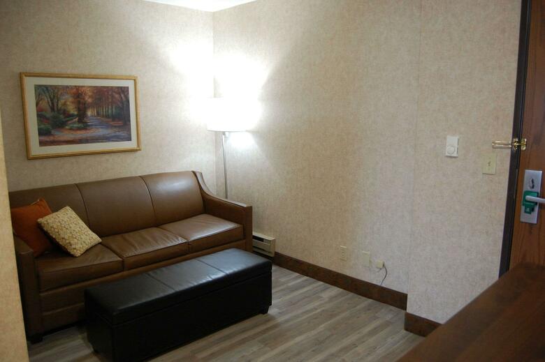 Hotel Quality Inn  Suites Brossard