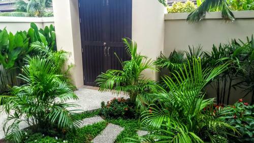 Soi Nam Jai Villa