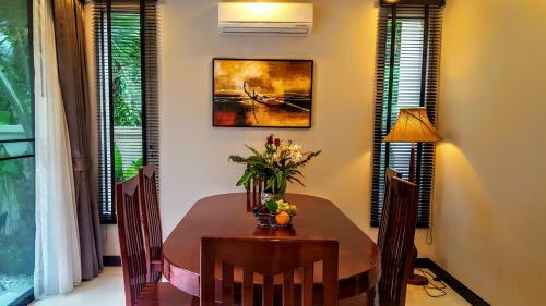 Soi Nam Jai Villa
