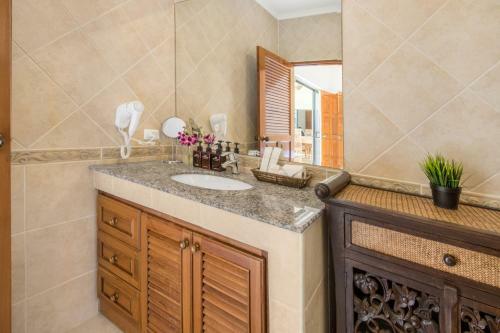 Private Beach Majestic Pool Villa Pattaya