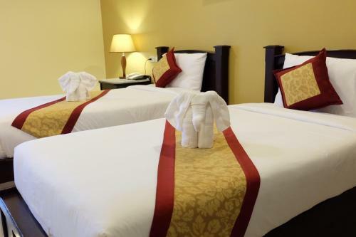Hotel The Grand Day Night