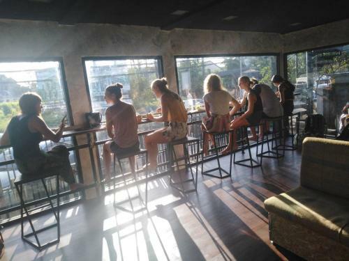 Chang Bed And Bar Hostel