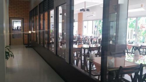 We Train Hotel Don Muang