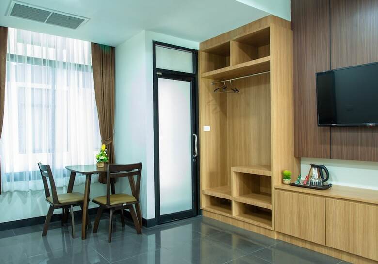 Thanburi Hotel