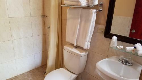 Hotel Combate Beach Resort