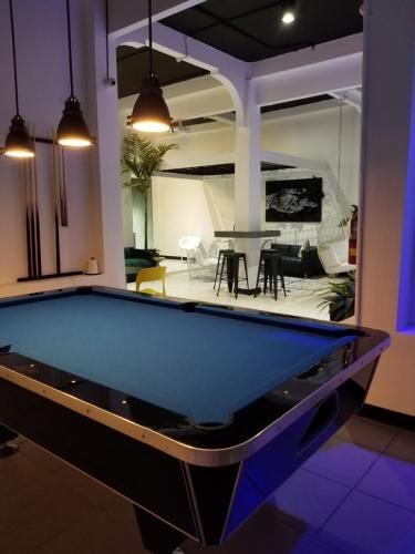 Nomada Urban Beach Hostel