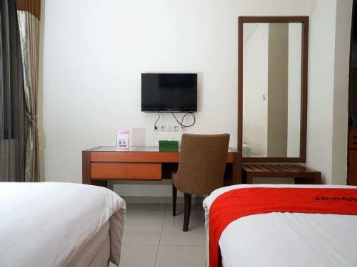 Hostal Reddoorz Plus Near Bip