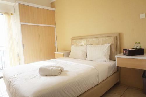 Minimalist Studio Apartment At Tamansari Panoramic Apartment By Travelio