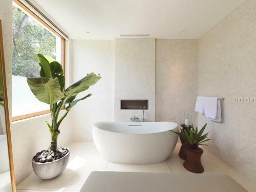 Villa Noku Beach House - An Elite Haven