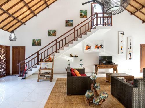Villa Candi Kecil Empat
