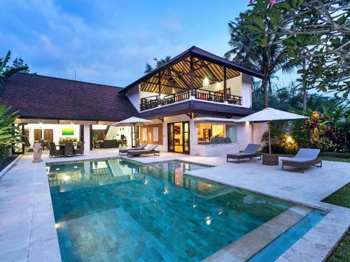 Villa Candi Kecil Empat