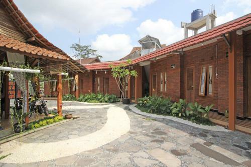 Hostal Reddoorz Near Akmil Magelang
