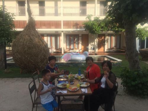 Locomotive Hotel And Spa