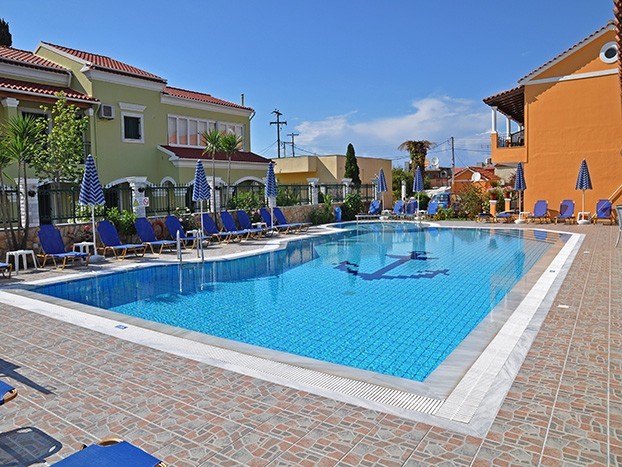 Makis Studios Apartments