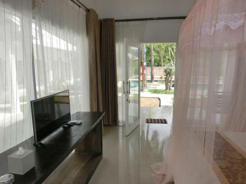 Lombok Holiday Hotel