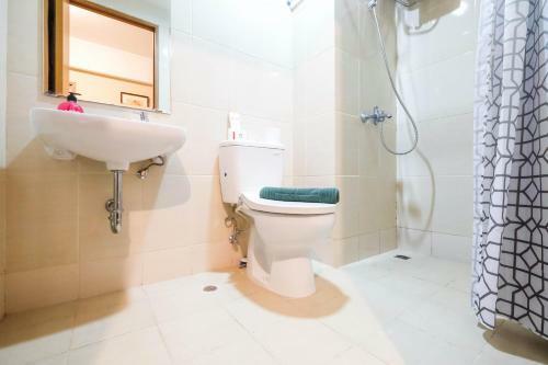 Comfortable 1br The Oasis Lippo Cikarang Apartment By Travelio