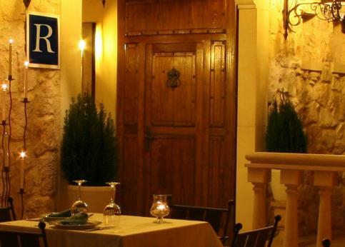 Hotel Puerta Sepulveda