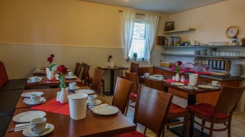 Hostal Pension Elmenhorst