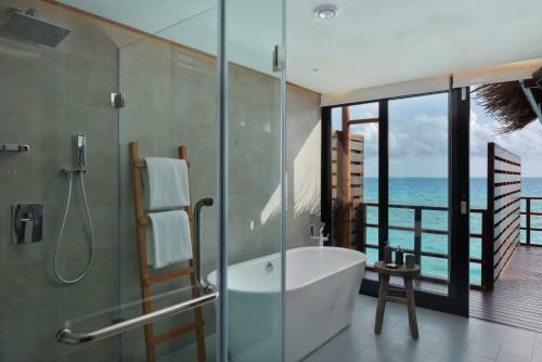 Hotel Grand Park Kodhipparu, Maldives