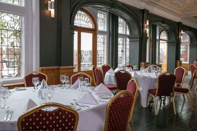 Hotel Crown Moran