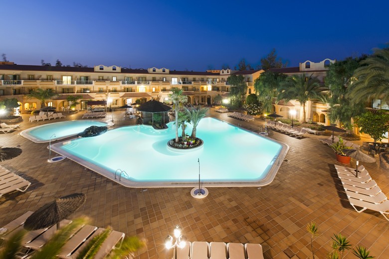 Apartamentos Elba Luc�a Sport & Suite Hotel