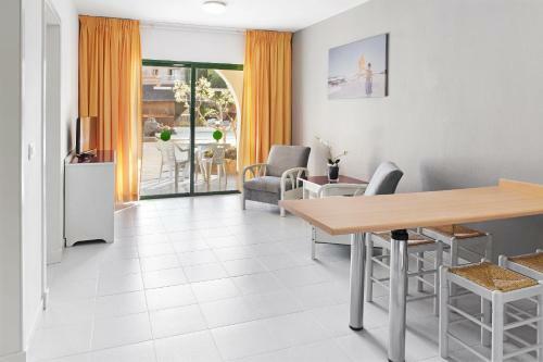 Apartamentos Elba Luc�a Sport & Suite Hotel